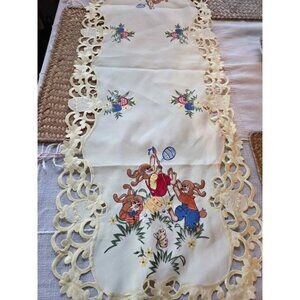 Vintage Bunny character table runner Spring